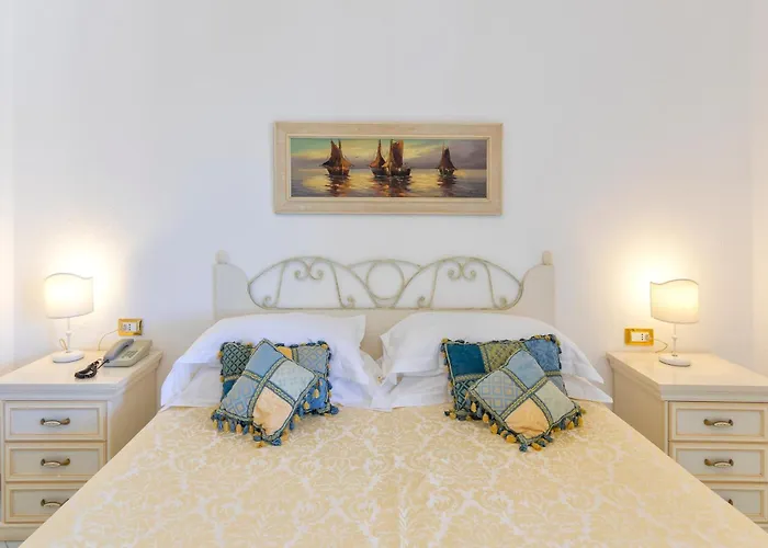 Ischia Island hotels near Spiaggia di Cava Grado