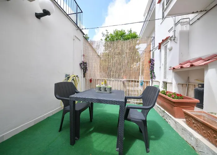 Pet friendly Chalet Apartment Ischia