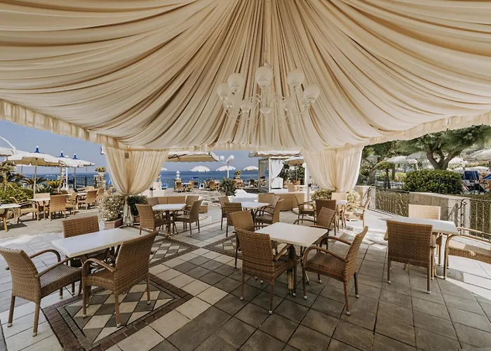 Ischia Island hotels near Giardini Ravino