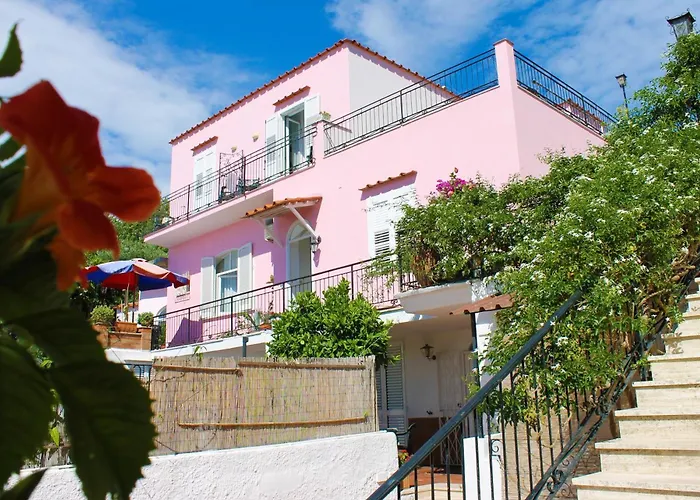 Ischia Island 3 Star Hotels near La Mortella